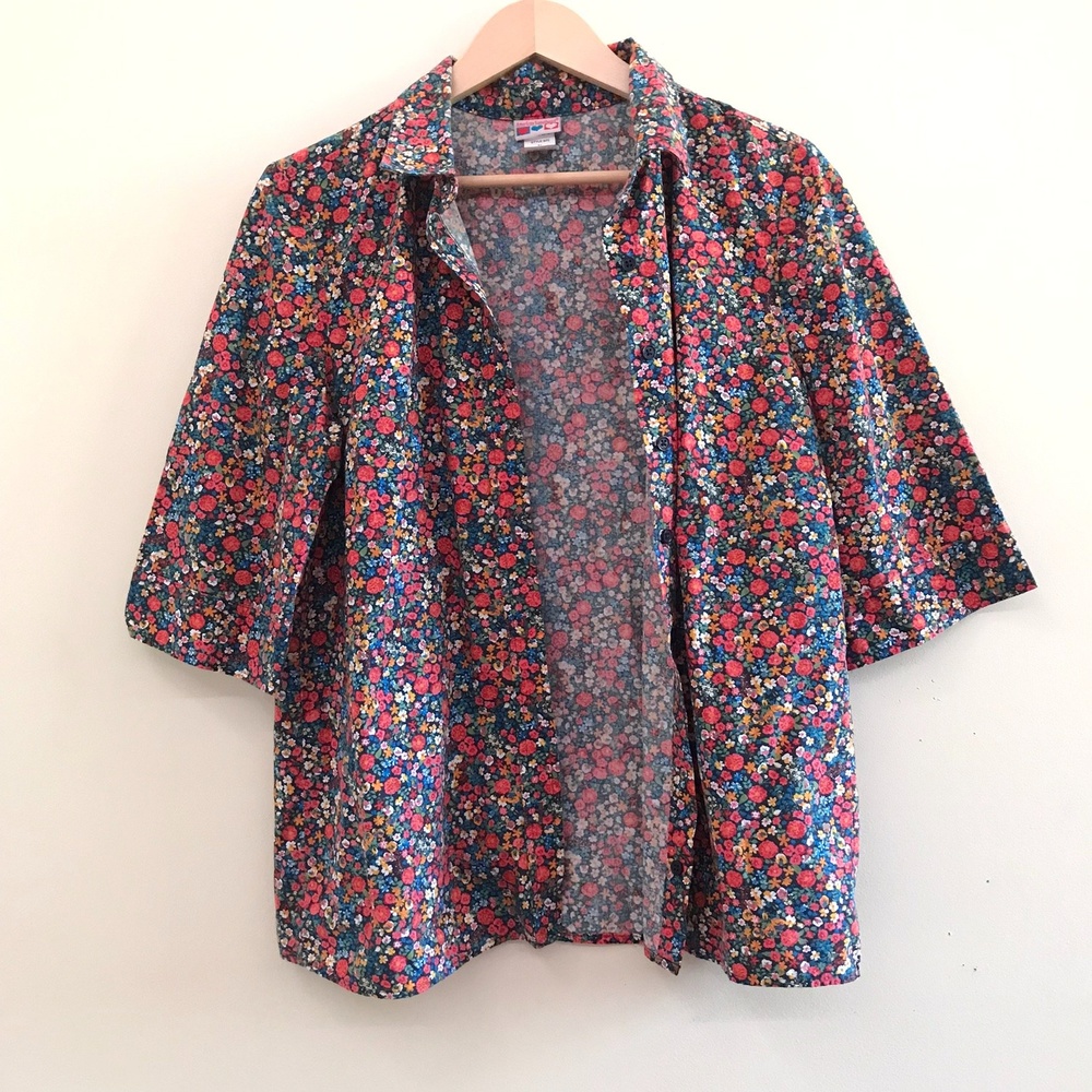 American Sweatheart women's button down shirt size M Black floral print